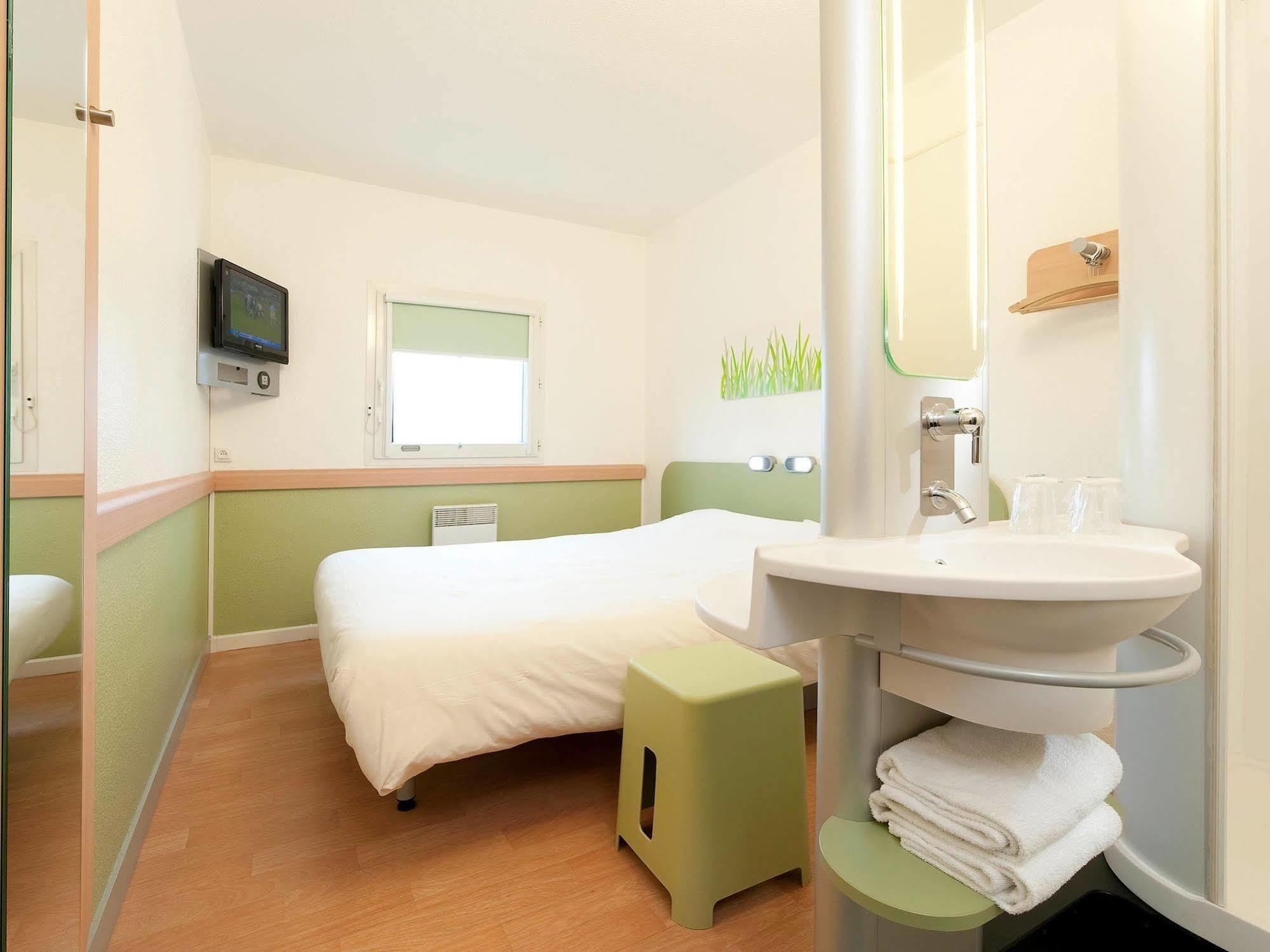 Ibis Budget Loriol Льо Пузен Екстериор снимка